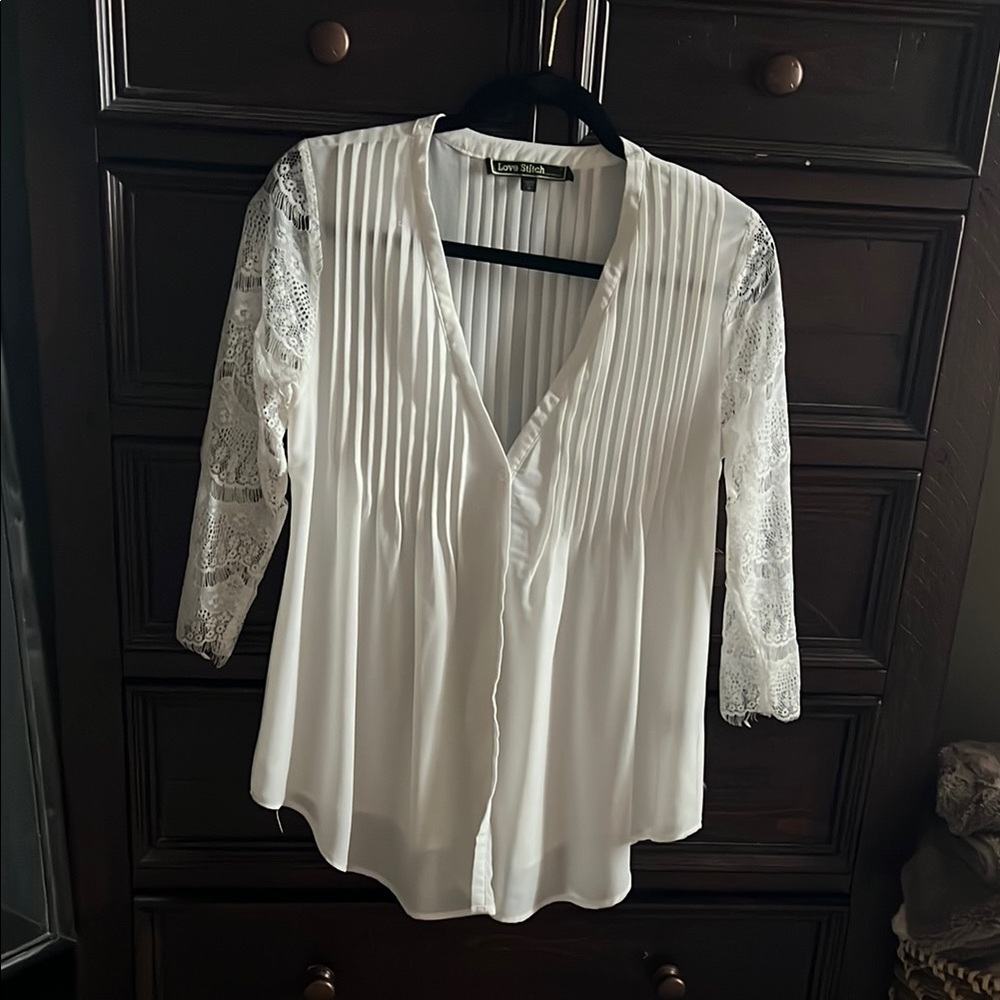 Love Stitch White Lace Sleeve Blouse